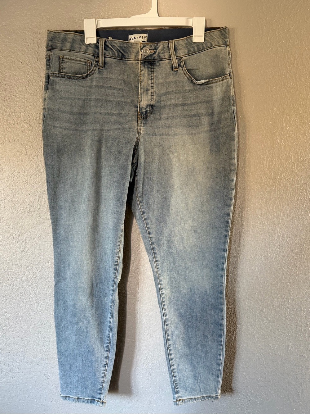 Ava & Viv light wash Slimming Skinny Jeans Plus Size Juniors size 17